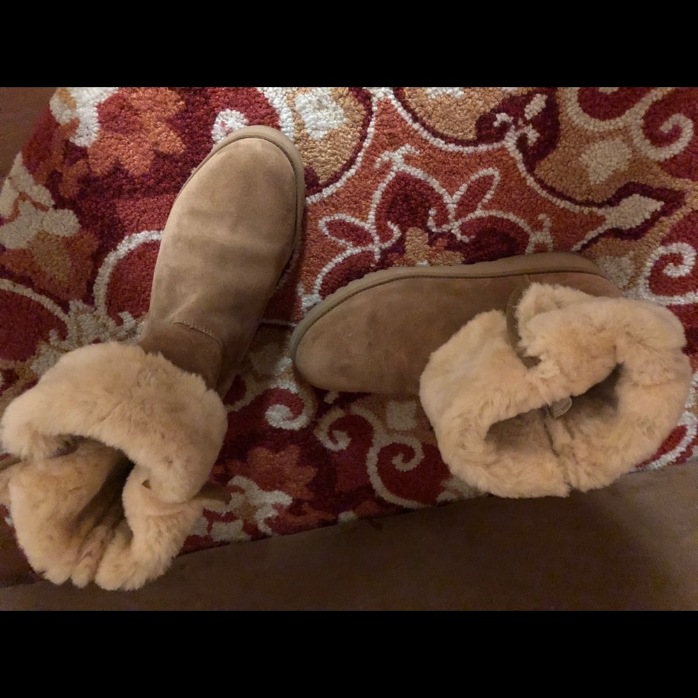 Ugg - Picture 5 of 7
